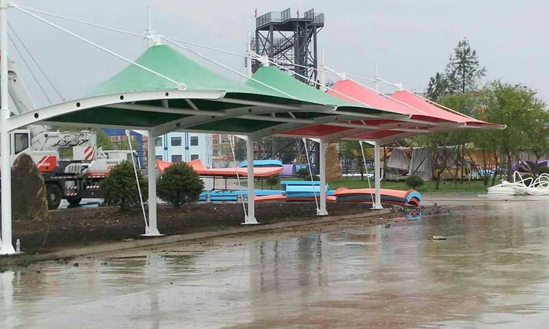 膜結(jié)構(gòu)沙灘景觀有哪些特點？